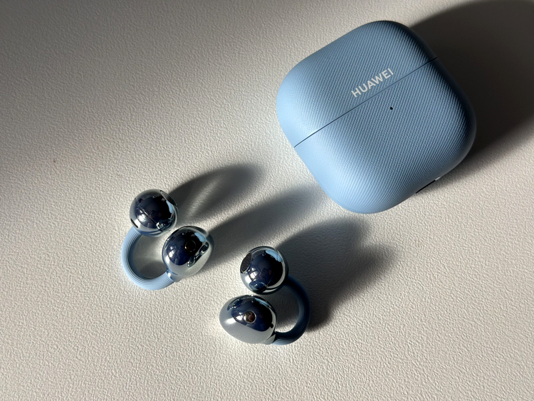 căști open-ear gândite pentru toată ziua