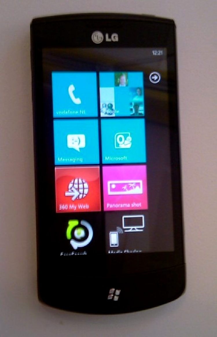 LG E900 / Optimus 7