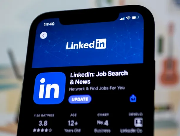 Platforma LinkedIn, acuzată că ascunde datele utilizatorilor în spatele unui abonament plătit