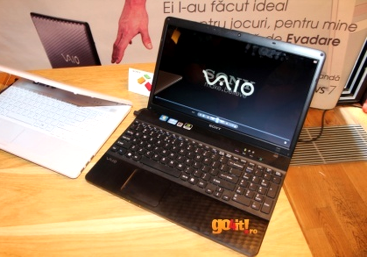 Sony VAIO EH - textura rezistentă la amprente