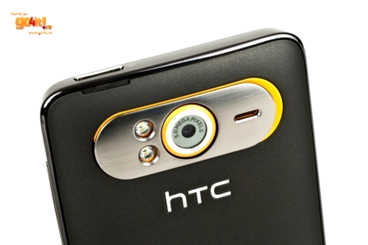 HTC HD7 - camera foto cu LED-uri pe post de blitz