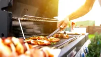 Grătarul poate crește riscul de cancer? Ce greșeli faci și cum să gătești mai sigur de 1 Mai