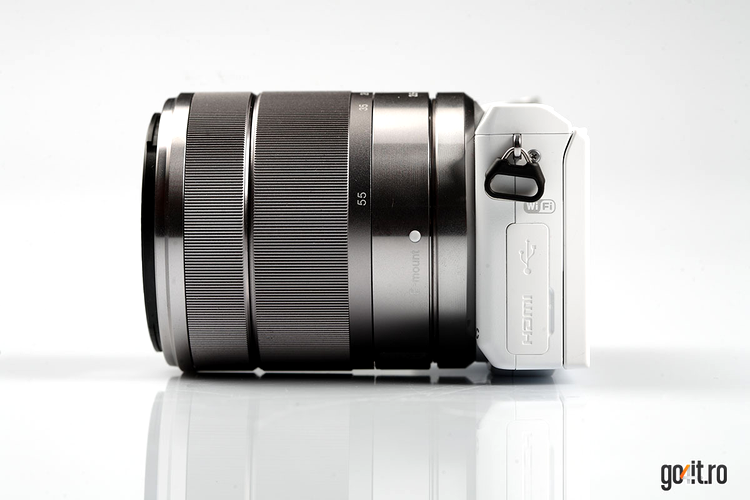 Sony NEX-5R - vedere din lateral