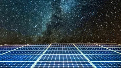 Panourile fotovoltaice ar putea fi îmbunătăţite pentru a genera energie şi pe timp de noapte