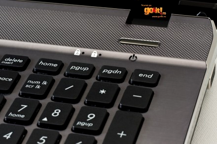 Asus U53J Bamboo - butonul de pornire