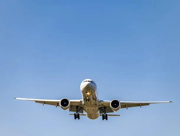 Gunoaiele spațiale ale companiei SpaceX pun în pericol avioanele civile, acuză companiile aeriene. Expert: 300 de grame de resturi pot provoca un dezastru