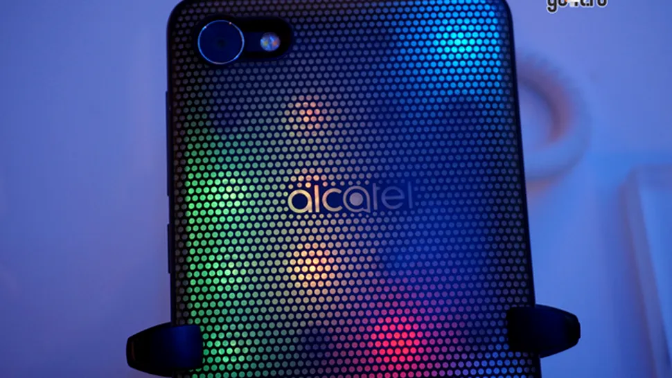 Alcatel A5 LED, primul smartphone acoperit cu LED-uri multicolore interactive