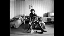 VIDEO | Poliția secretă din România l-a urmărit pe un fotograf evreu. Câteva decenii mai târziu, dosarele lor au devenit un film