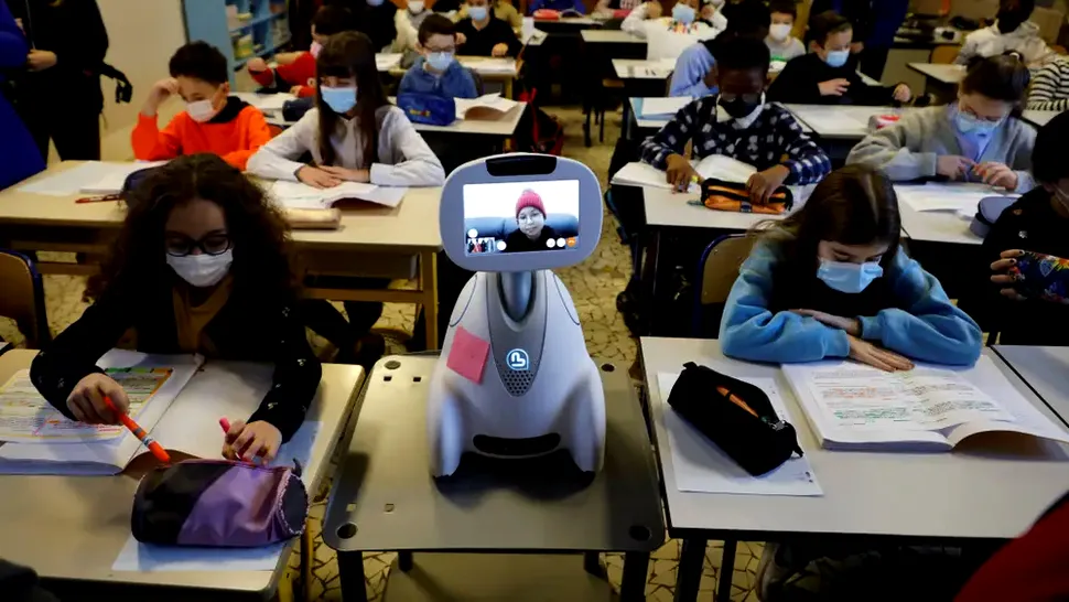 Un oraș din Japonia instalează roboți în școli, permițând elevilor să participe la cursuri „remote”