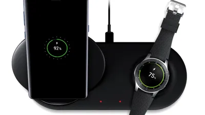 Samsung prezintă Wireless Charger Duo, adaptorul de alimentare care funcţionează şi ca suport pentru telefon