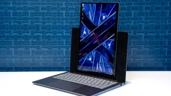 Lenovo a prezentat un laptop cu ecran rotativ și un suport inteligent