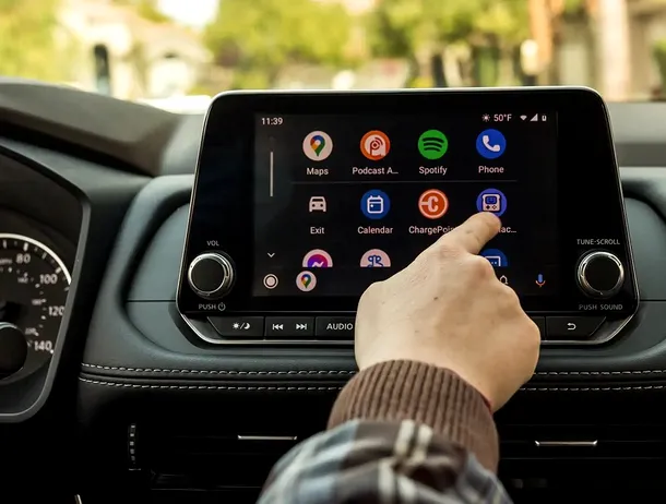 Clipurile video pot fi redate în mașină prin Android Auto, grație acestei alternative la YouTube