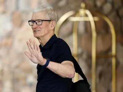 Schimbare majoră la vârful Apple: Tim Cook lasă funcția de CEO în septembrie, John Ternus îi ia locul