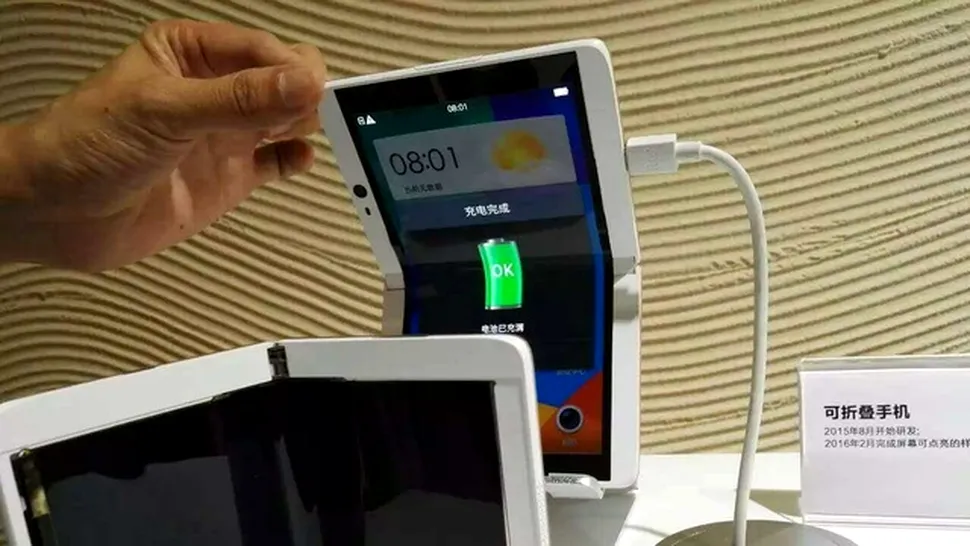 Oppo prezintă un nou smartphone „clamshell” cu display care se pliază