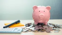 Banca îți dă banii înapoi. Mii de clienți se pot înscrie în program. Unde se fac înscrierile până la 15 decembrie 2025