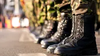 Reintroducerea armatei obligatorii chiar de anul viitor. Se dă lege: Trebuie să creştem ritmul