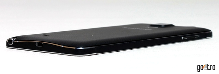 Samsung Galaxy Note 4: un profil elegant şi confortabil