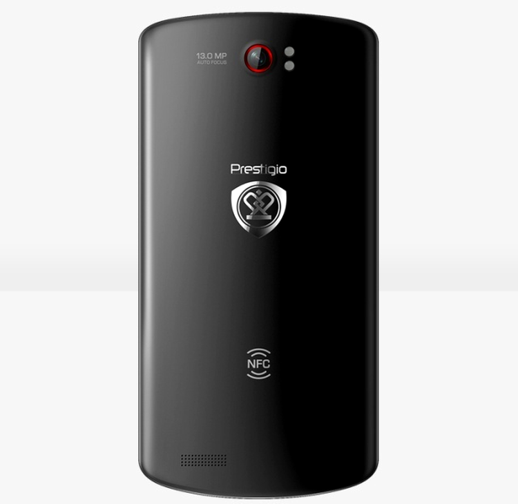 Prestigio MultiPhone 7500 - camere foto cu senzori de 13 MP şi 8 MP