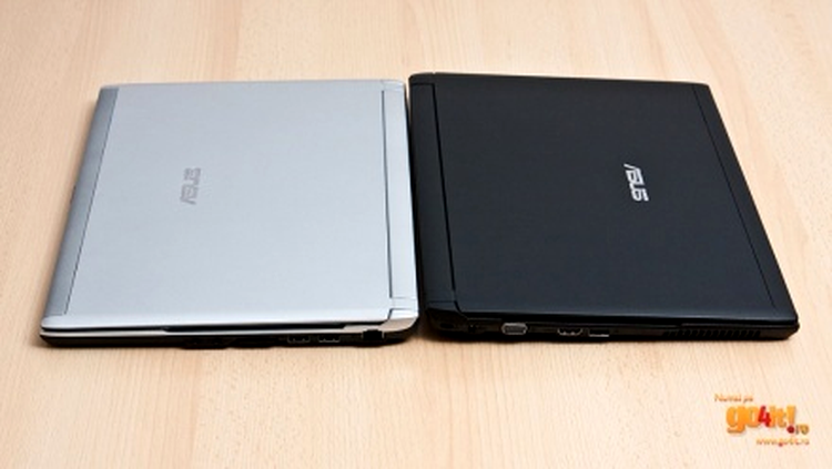 Asus U36 negru este mai înalt datorită bateriei