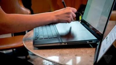 Asus prezintă ZenBook Pro Duo, un laptop extravagant cu două ecrane 4K