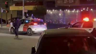 O mașină autonomă fără șofer la bord a fugit după ce a fost oprită de poliție. VIDEO