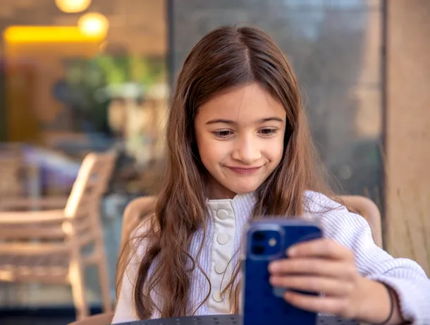 Orange România lansează SaferPhone: pachet de conectivitate și protecție digitală pentru copii