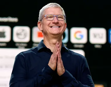 Apple a făcut publică informația: cât a câștigat în 2025 Tim Cook, CEO-ul companiei