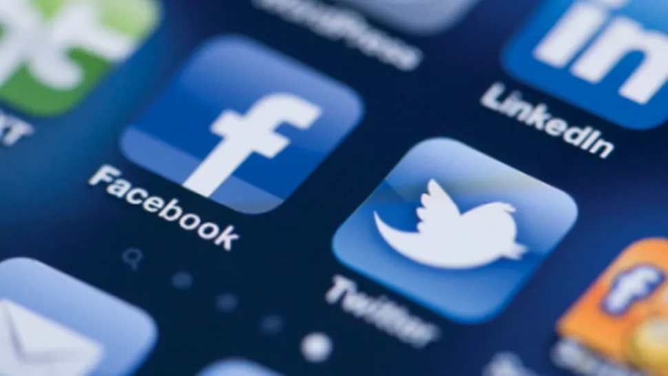 Facebook şi Twitter îşi unesc forţele pentru a opri propagarea de ştiri false