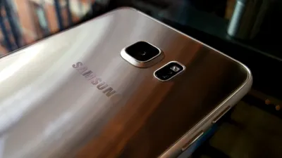 Samsung renunţă la brandul de telefoane ieftine Galaxy J
