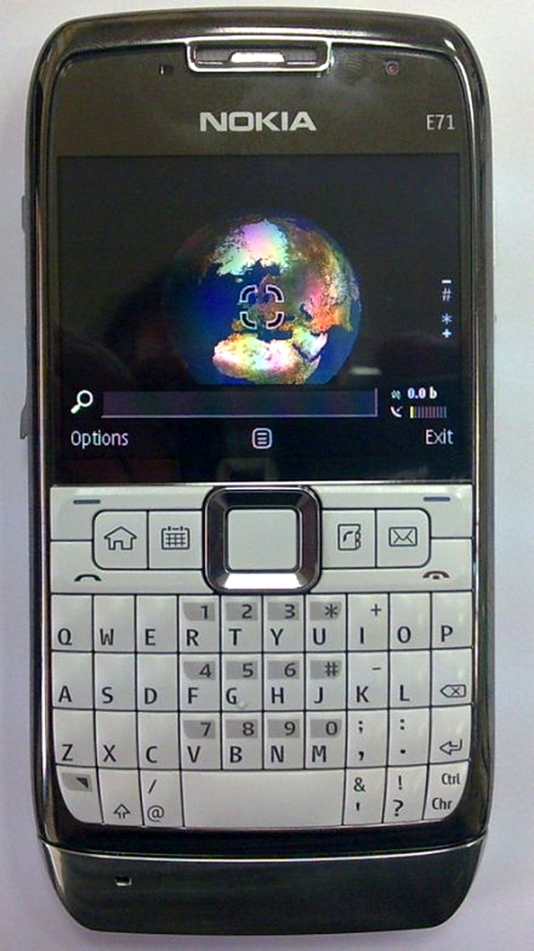 Nokia E71 alb este un sample funcţional