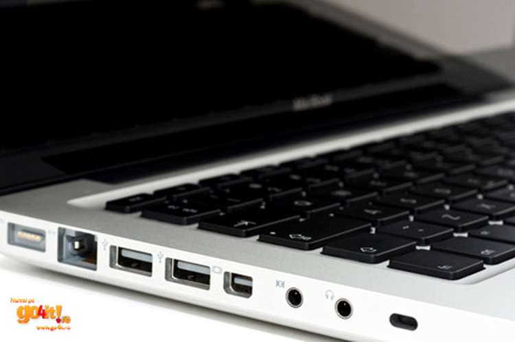 Apple MacBook