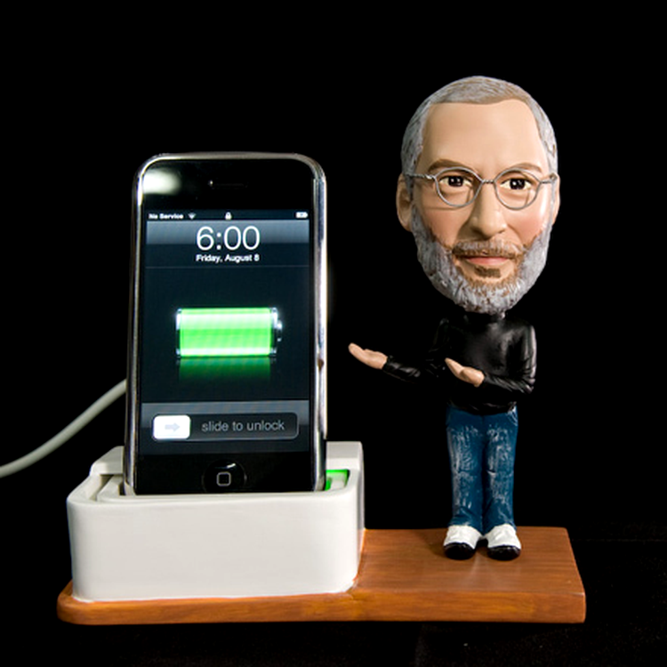 Steve Jobs ştia de problemele lui iPhone 4, înainte de lansare