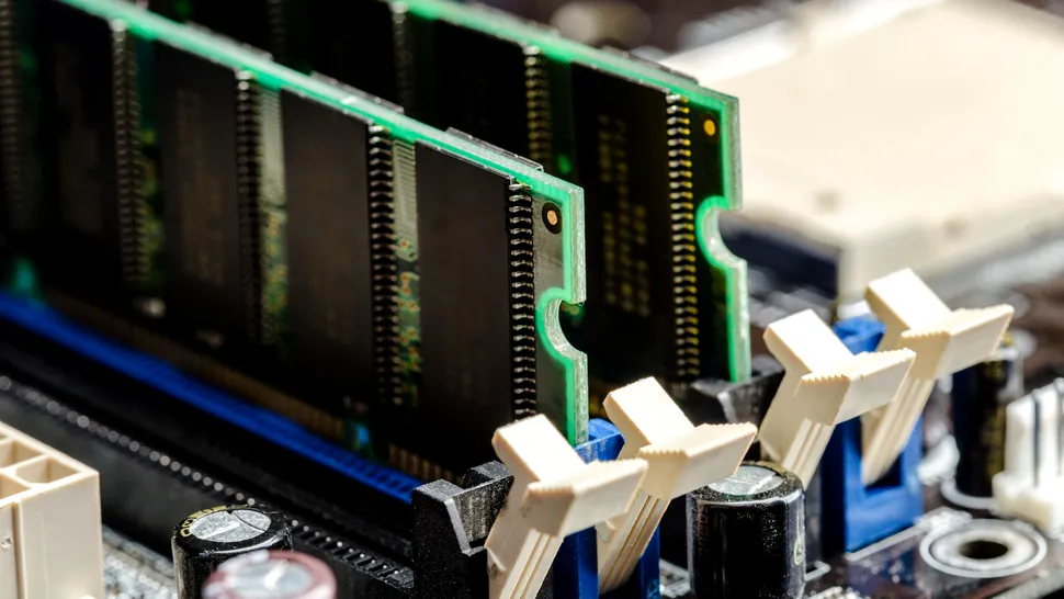 PC-ul tău are 16 GB de memorie RAM, dar funcționează ca și cum ar avea doar 8 GB. Această singură setare este motivul