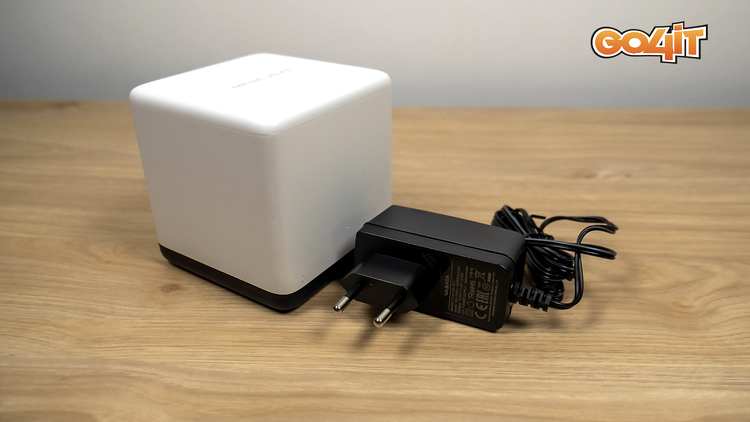 Mercusys Halo H50G station and charger