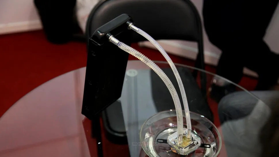 Raijintek demonstrează primul sistem pasiv de răcire cu lichid, care funcţionează fără pompă de circulaţie