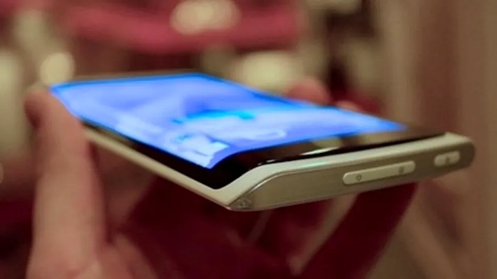 Samsung pregăteşte un nou telefon cu ecran curbat