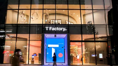 Un magazin fără angajați oameni va vinde iPhone 12 și accesorii pentru telefoane