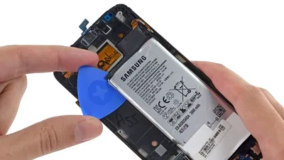 Samsung pregăteşte acumulatori Li-ion cu electrolit în formă solidă, care nu explodează dacă sunt perforaţi