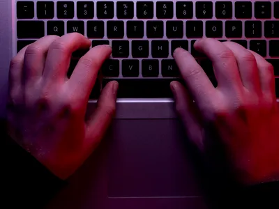 Datele a mii de moldoveni, vândute pe Dark Web: Rusia folosește informațiile în războiul hibrid