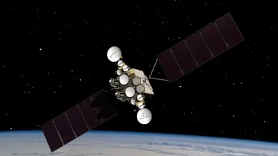 Google şi Facebook ar putea investi în sateliţi de comunicaţii pentru acces la internet
