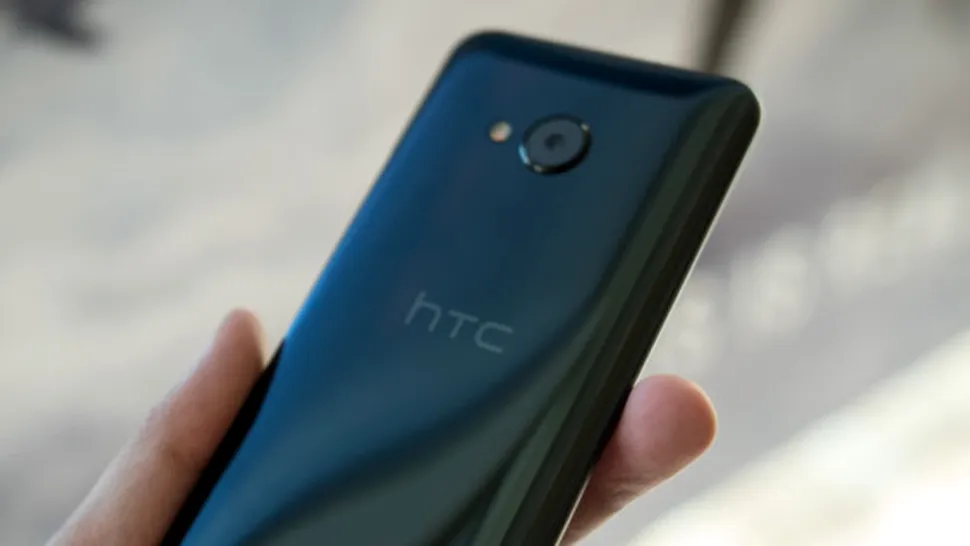 HTC Ocean, noul vârf de gamă HTC, ar putea veni într-o carcasă glossy protejată de apă şi praf