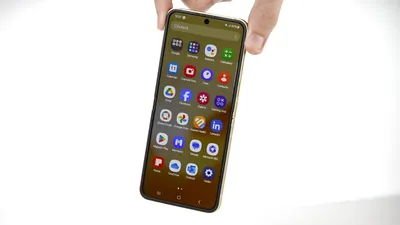 Review Samsung Galaxy Z Flip6: Tehnologie de vârf cu un strop de nostalgie