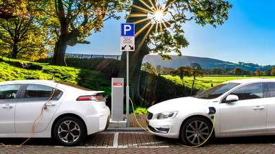 Un stat european va obliga toate benzinăriile să instaleze stații de încărcare pentru mașini electrice