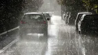 ANM a emis Cod galben de vânt puternic. Meteorologii anunță ploi în cea mai mare parte a țării și ninsori la munte
