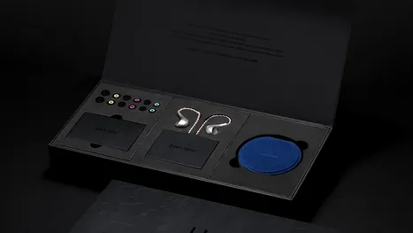 Luna, noile căști de la Astell & Kern