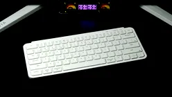 Review Keychron B1 Pro: minimalism inteligent pentru biroul (și rucsacul) modern