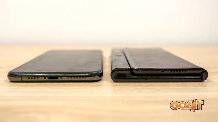 Huawei Mate Xs 2 folded vs iphone 11 pro max