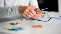 700 de lei în plus la pensie. Instanța obligă Casa de Pensii să emită o nouă decizie de recalculare a pensiei
