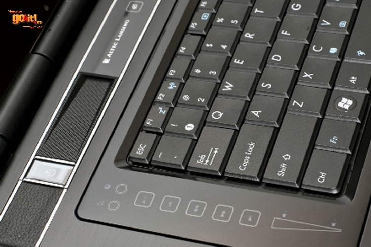 Asus W90 - butoanele multimedia sensibile la atingere şi iluminate