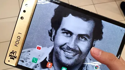 Pablo Escobar Fold 1 este cel mai ieftin telefon pliabil de pe piaţă. Fratele traficantului de droguri vrea să învingă Apple